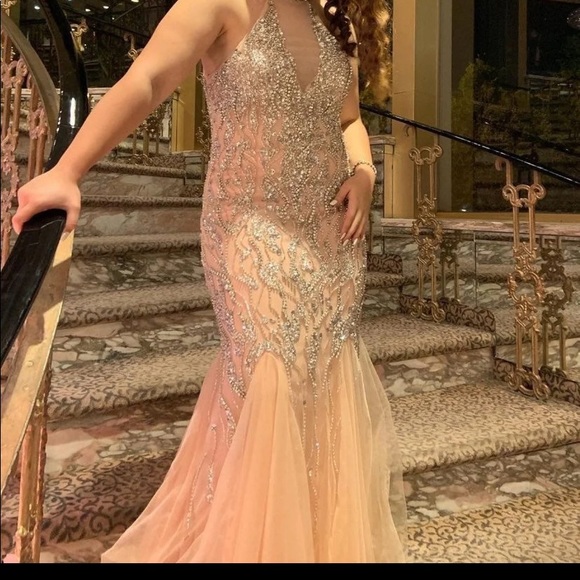 PROM DRESS - Picture 2 of 7